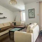 شقة Lidija بنجول