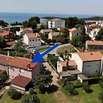 Lidija * بنجول