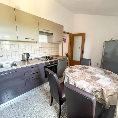 Lidija Apartment *