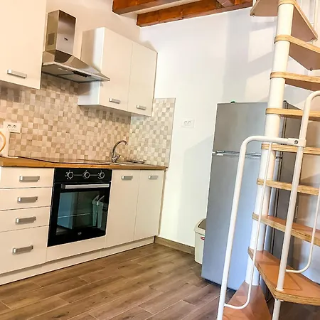 Lidija بنجول