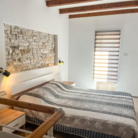 Lidija Apartment *